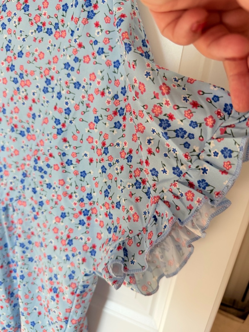 SHEIN Light Blue Floral V-Neck Peplum Top - Picture 3 of 4